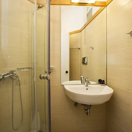 Exclusive Spacious With Expansive Views - St8
